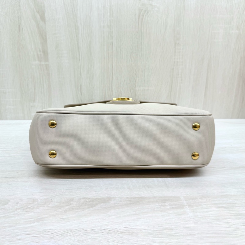 Burberry奶茶拼色金釦DK88手提側背包-4