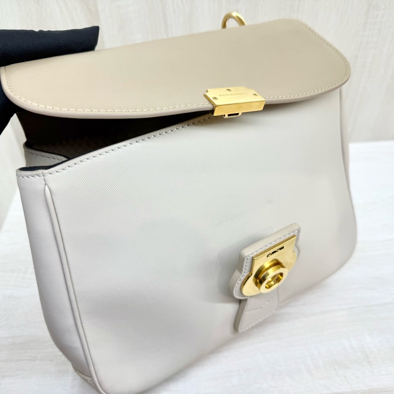 Burberry奶茶拼色金釦DK88手提側背包-15