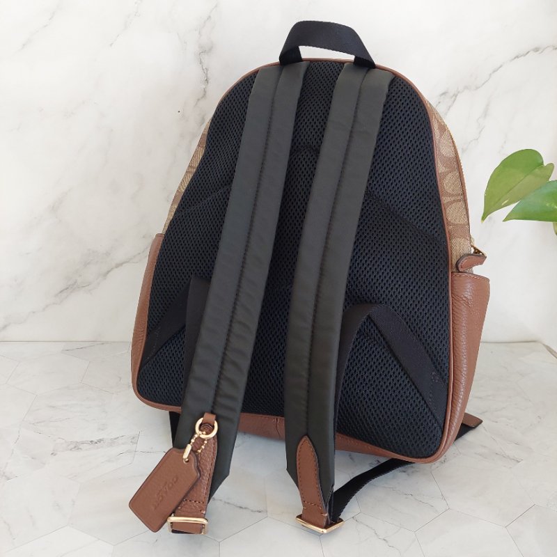 COACH 🎀現品實拍 🎀經典撞色印花LOGO 雙肩後背包.駝/咖-23