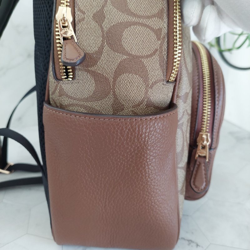 COACH 🎀現品實拍 🎀經典撞色印花LOGO 雙肩後背包.駝/咖-35