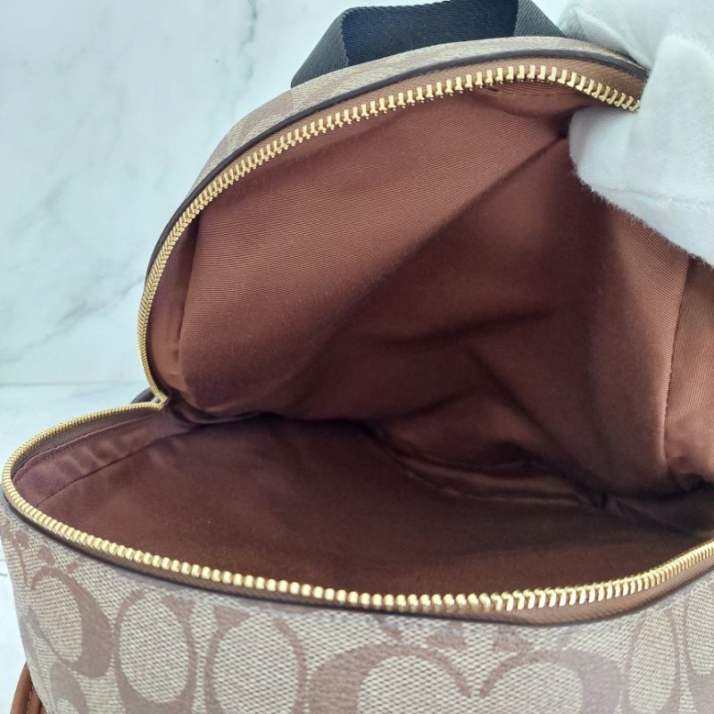 COACH 🎀現品實拍 🎀經典撞色印花LOGO 雙肩後背包.駝/咖-41