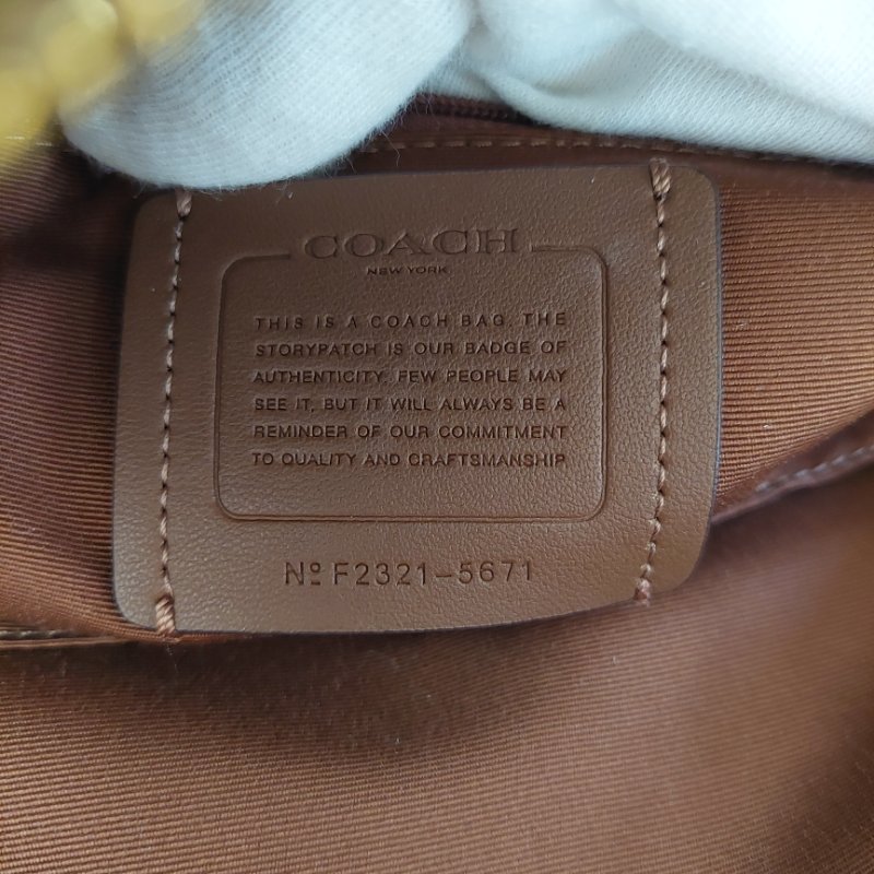 COACH 🎀現品實拍 🎀經典撞色印花LOGO 雙肩後背包.駝/咖-66