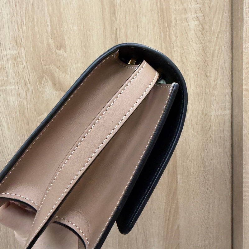 Burberry 黃白黑拼色TB釦雙層斜背包-3