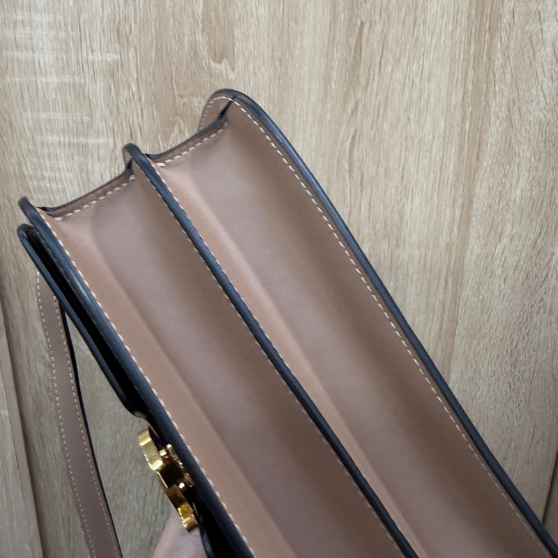 Burberry 黃白黑拼色TB釦雙層斜背包-7