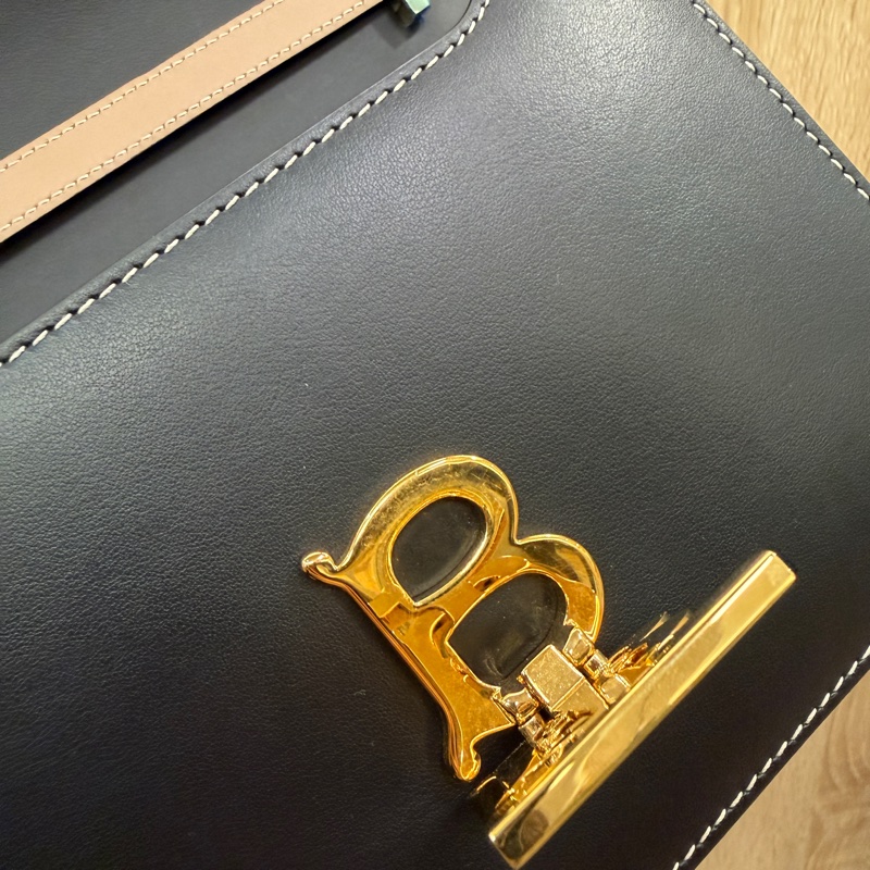 Burberry 黃白黑拼色TB釦雙層斜背包-9