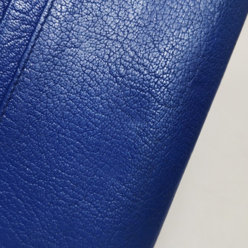 Miu Miu羊皮純色字母Logo斜挎包-9