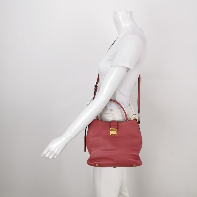 Miu Miu羊皮純色金屬鎖扣斜挎包單肩包-1