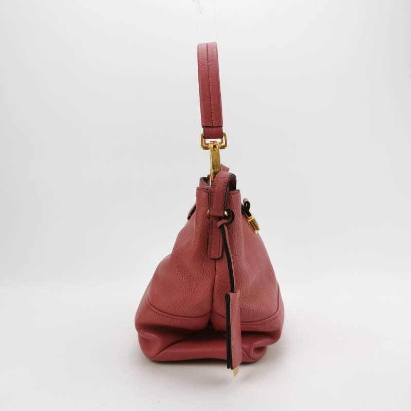 Miu Miu羊皮純色金屬鎖扣斜挎包單肩包-3