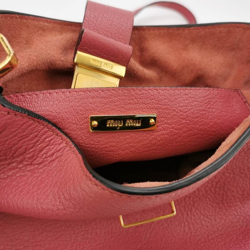 Miu Miu羊皮純色金屬鎖扣斜挎包單肩包-7