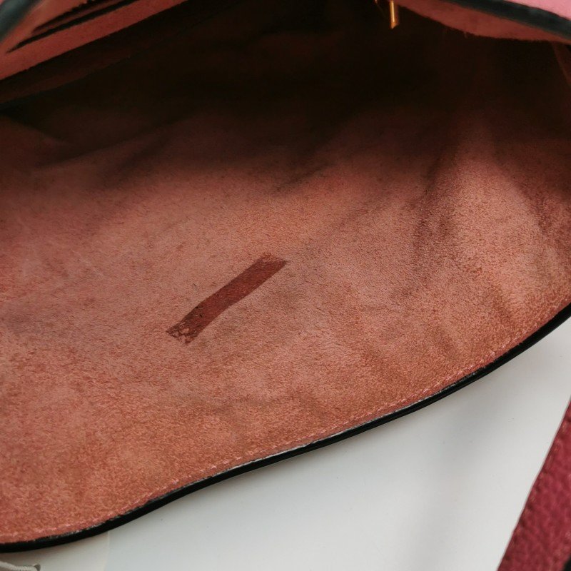 Miu Miu羊皮純色金屬鎖扣斜挎包單肩包-9