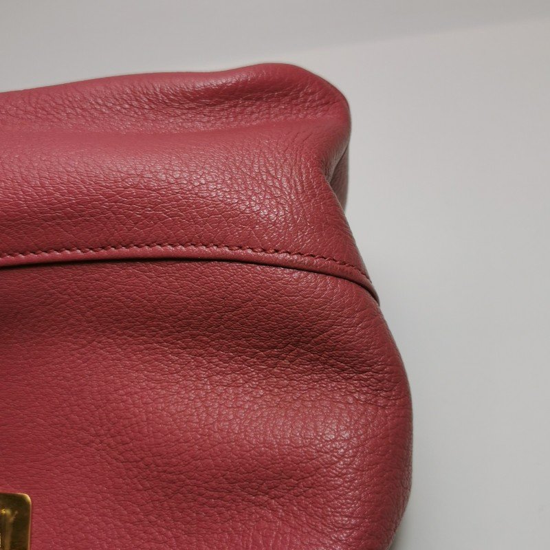 Miu Miu羊皮純色金屬鎖扣斜挎包單肩包-13