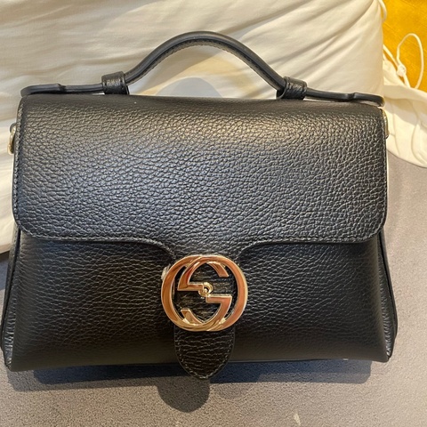 Gucci 荔枝紋牛皮梯形肩背包