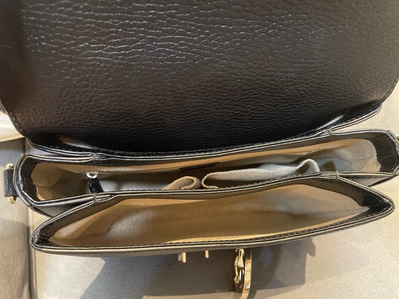 Gucci 荔枝紋牛皮梯形肩背包-11