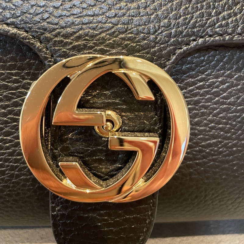 Gucci 荔枝紋牛皮梯形肩背包-13