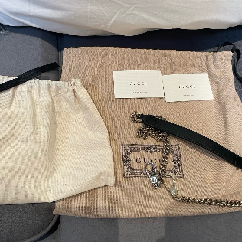 Gucci 荔枝紋牛皮梯形肩背包-17