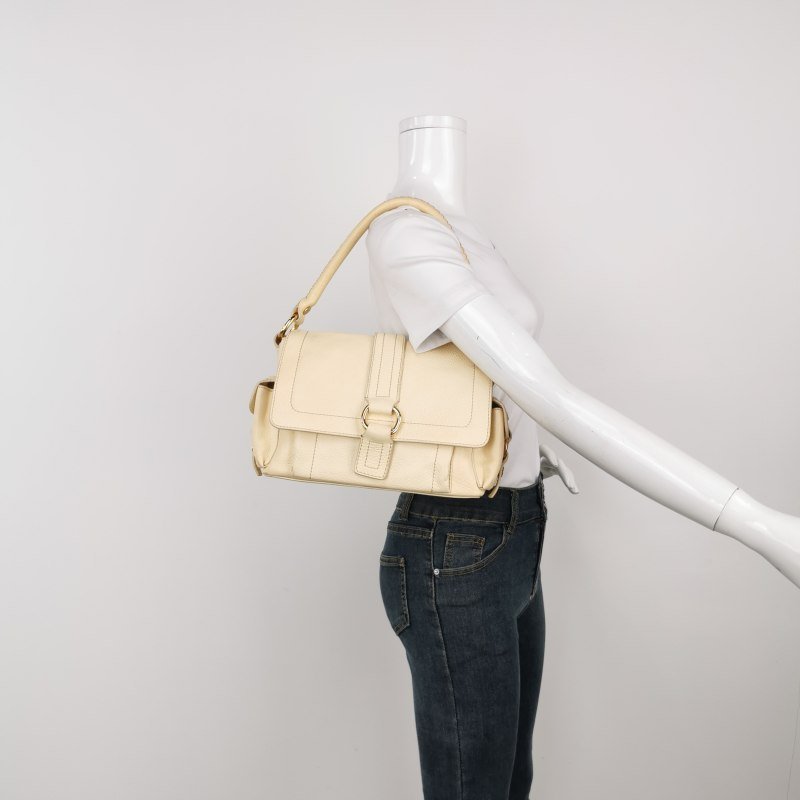 Celine牛皮純色翻蓋單肩包-1