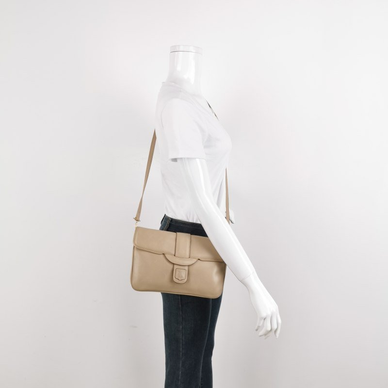 Celine牛皮純色翻蓋斜挎包-1