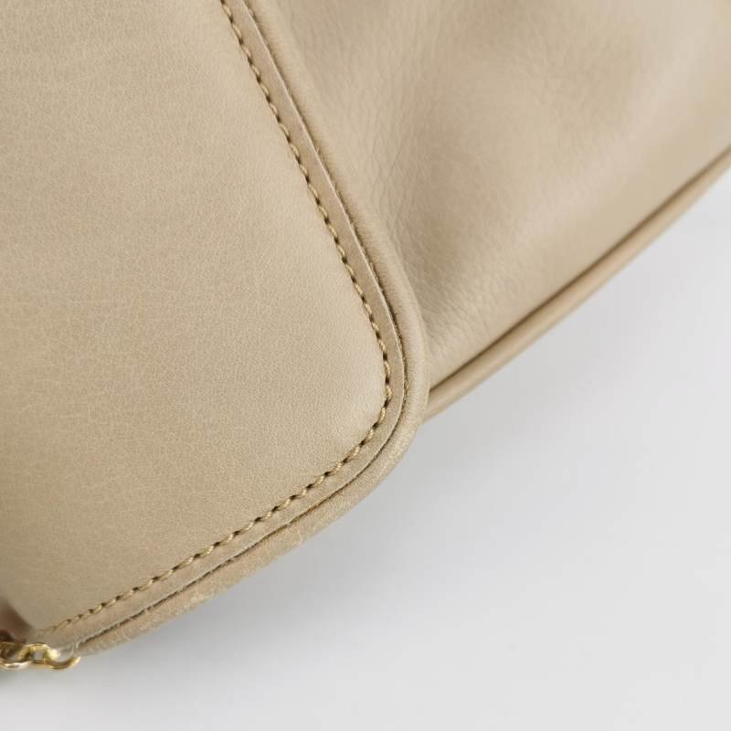 Celine牛皮純色翻蓋斜挎包-11