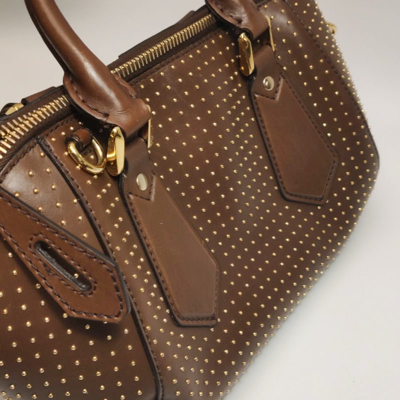 Burberry牛皮純色拉鏈手提包-22