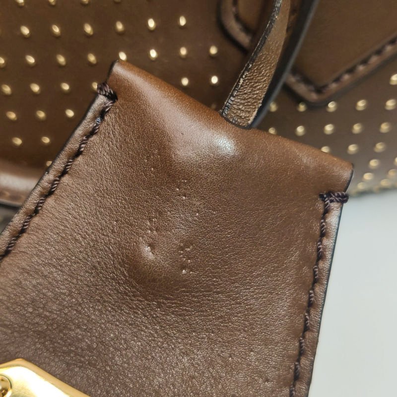 Burberry牛皮純色拉鏈手提包-23