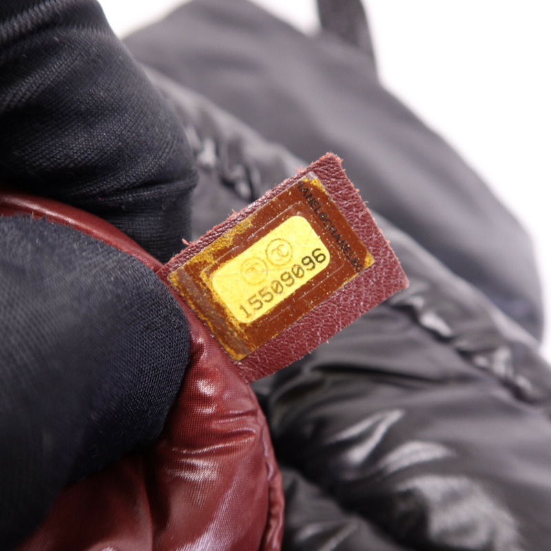 CHANEL 尼龍Coco Cocoon銀扣肩背袋-7