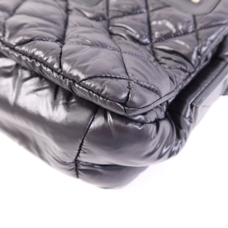 CHANEL 尼龍Coco Cocoon銀扣肩背袋-9