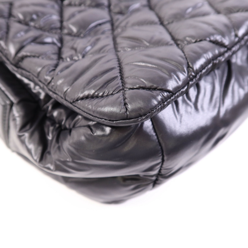 CHANEL 尼龍Coco Cocoon銀扣肩背袋-10