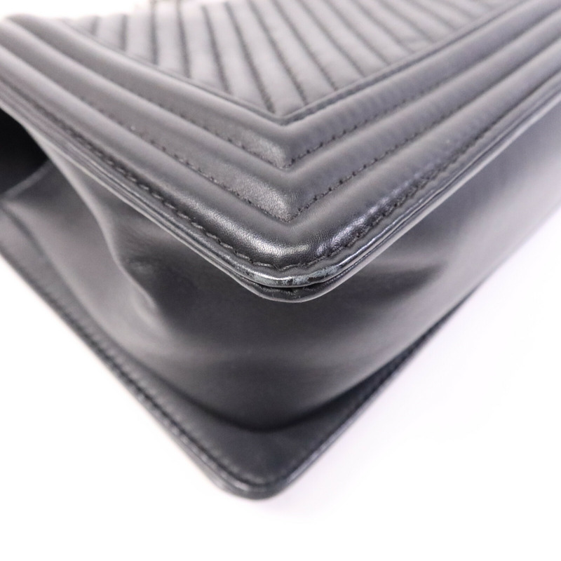 CHANEL 牛皮皮革Boy 25銀扣鏈帶肩背袋-12