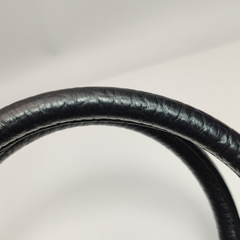 Burberry Orchard牛皮純色橢圓廓形字母Logo手提包-10