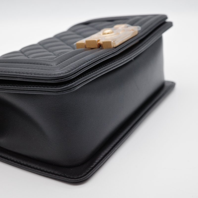 (專櫃19萬5)Chanel 香奈兒 Boy Chanel 黑色 牛皮 金扣 小號 口蓋包 翻蓋包 肩背包 鍊條包-6