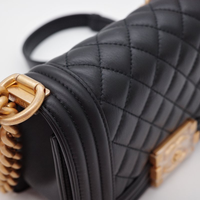 (專櫃19萬5)Chanel 香奈兒 Boy Chanel 黑色 牛皮 金扣 小號 口蓋包 翻蓋包 肩背包 鍊條包-10