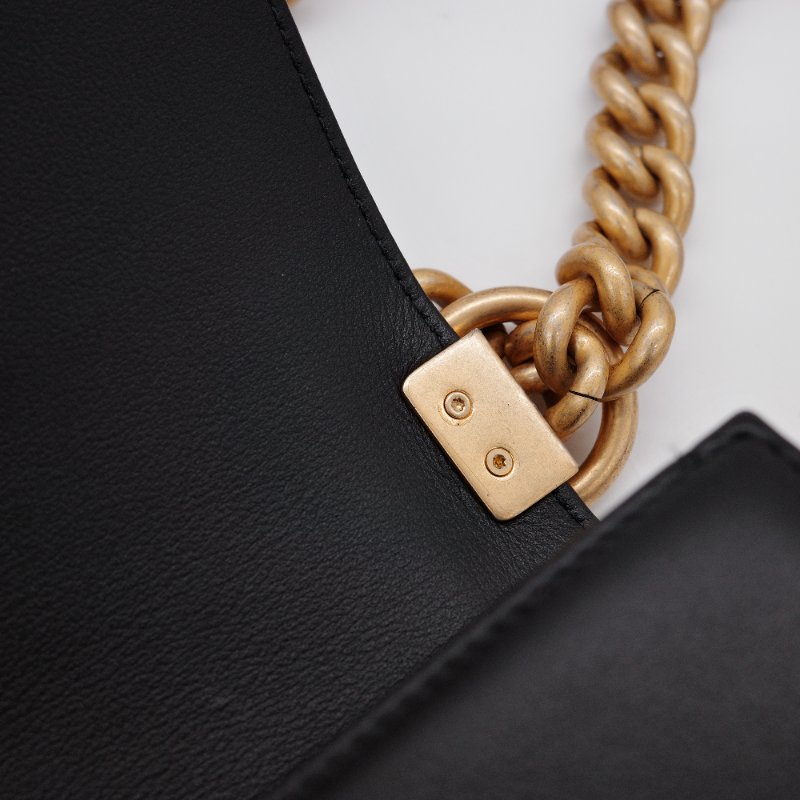 (專櫃19萬5)Chanel 香奈兒 Boy Chanel 黑色 牛皮 金扣 小號 口蓋包 翻蓋包 肩背包 鍊條包-16