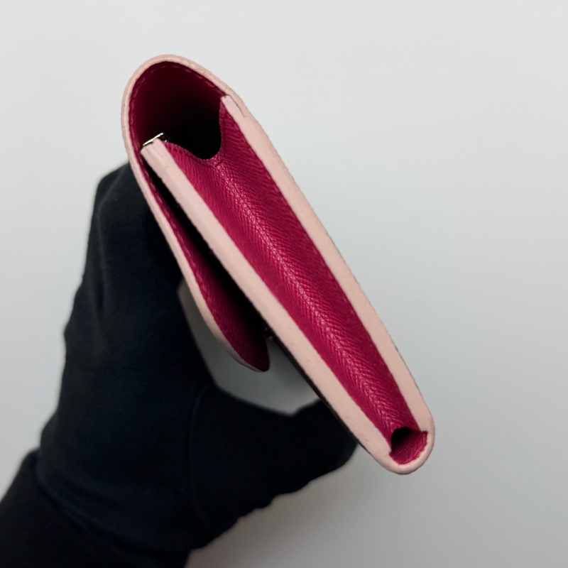 LV M64202 經典花紋牛皮花卉造型釦式長夾-13