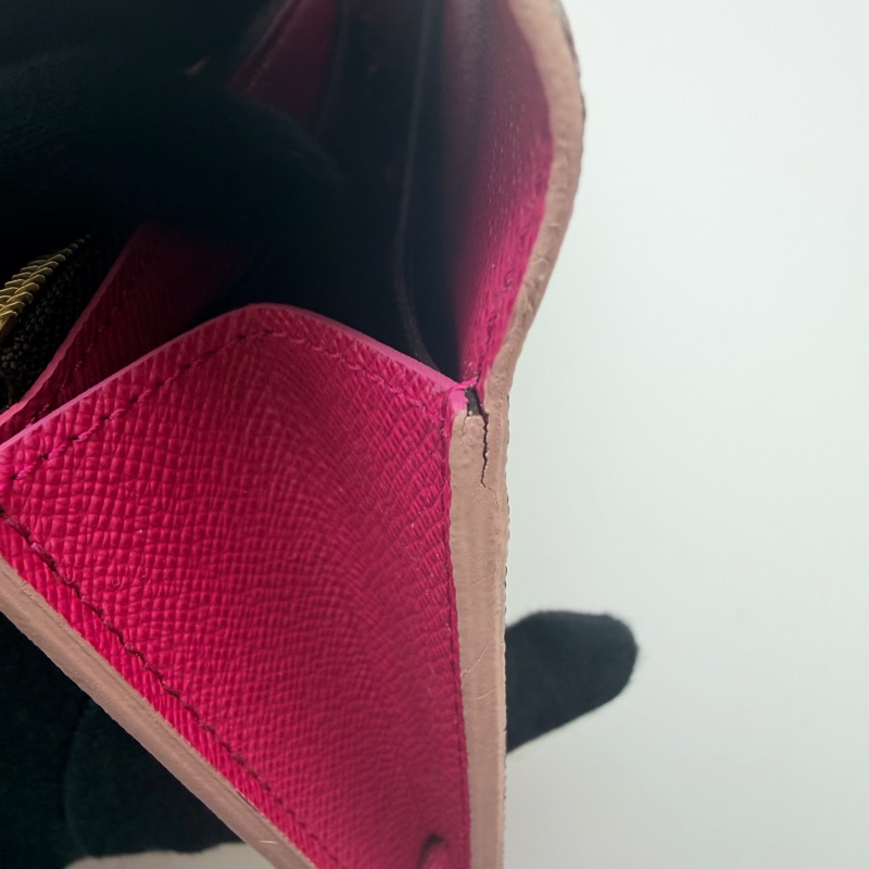 LV M64202 經典花紋牛皮花卉造型釦式長夾-11