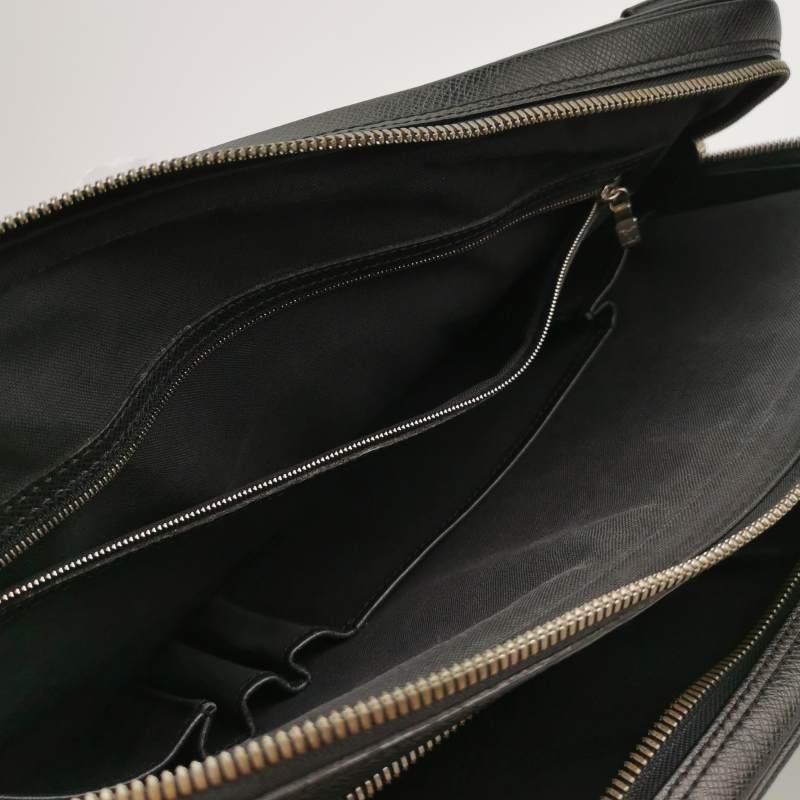 Louis Vuitton(LV)Taiga Alexander 牛皮純色拉鏈斜挎包單肩包-6