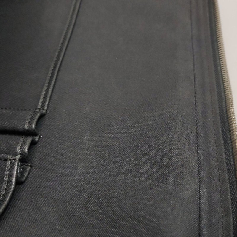 Louis Vuitton(LV)Taiga Alexander 牛皮純色拉鏈斜挎包單肩包-9