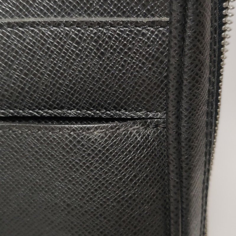 Louis Vuitton(LV)Taiga Alexander 牛皮純色拉鏈斜挎包單肩包-10