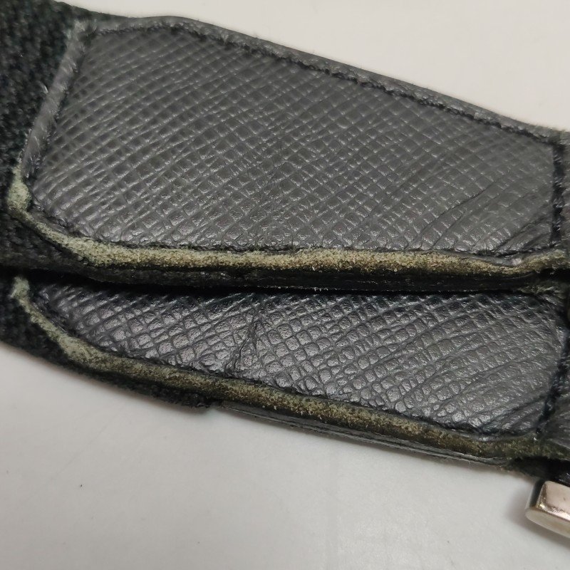 Louis Vuitton(LV)Taiga Alexander 牛皮純色拉鏈斜挎包單肩包-11