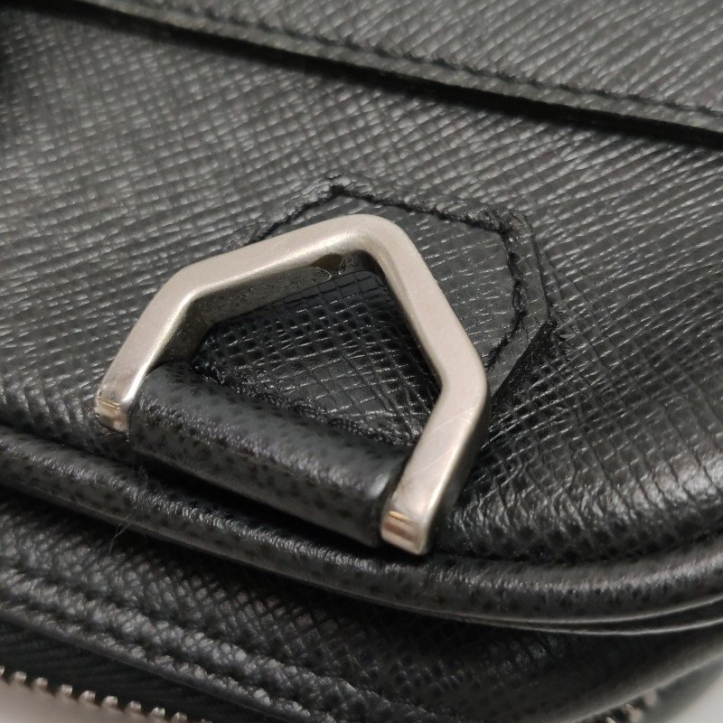 Louis Vuitton(LV)Taiga Alexander 牛皮純色拉鏈斜挎包單肩包-13