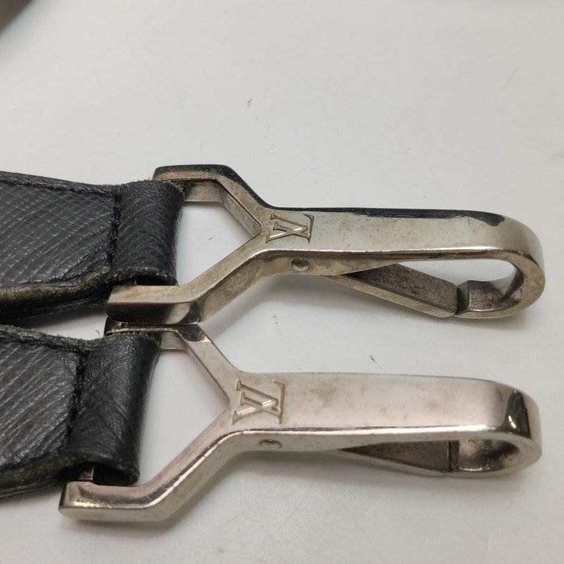 Louis Vuitton(LV)Taiga Alexander 牛皮純色拉鏈斜挎包單肩包-14