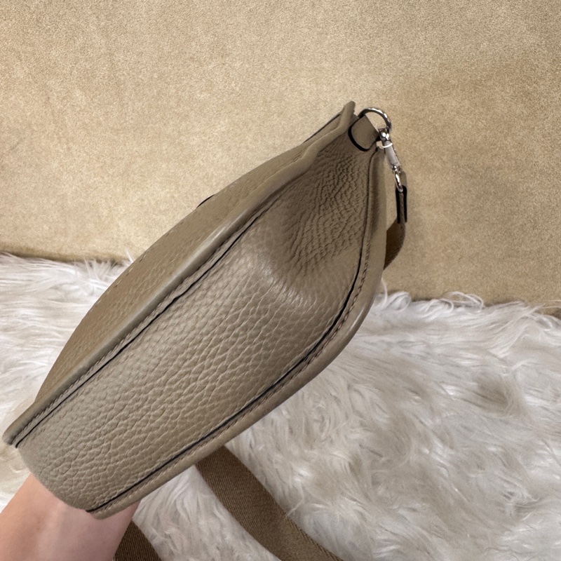 Hermes Mini Evelyne 8Q馬爾法米色Beige Marfa Clemence-5