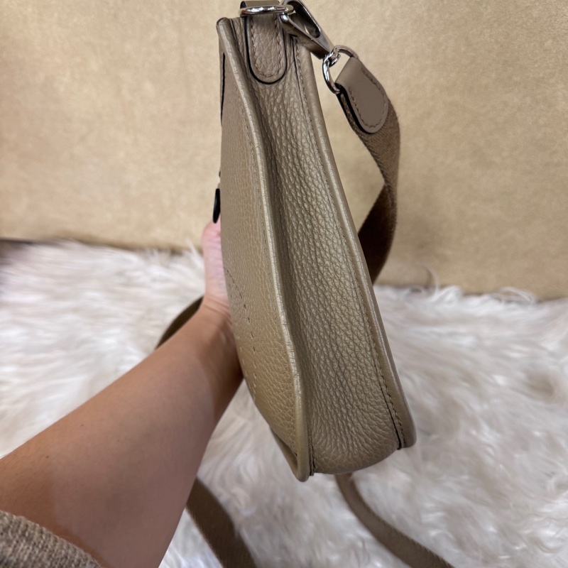 Hermes Mini Evelyne 8Q馬爾法米色Beige Marfa Clemence-6