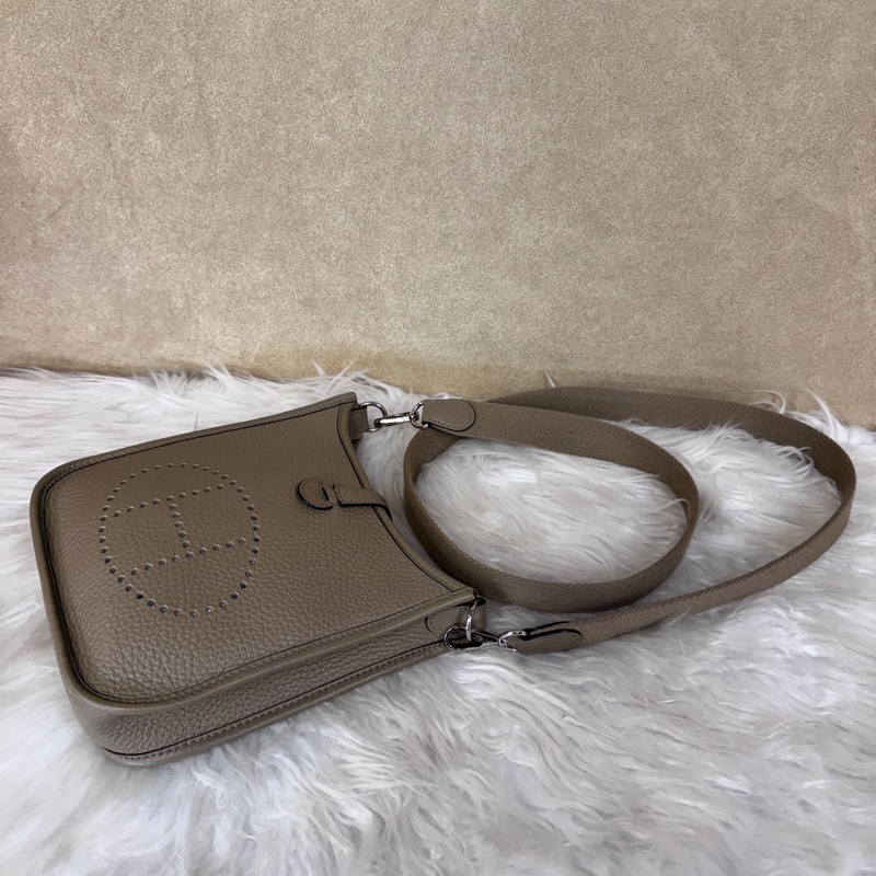 Hermes Mini Evelyne 8Q馬爾法米色Beige Marfa Clemence-8
