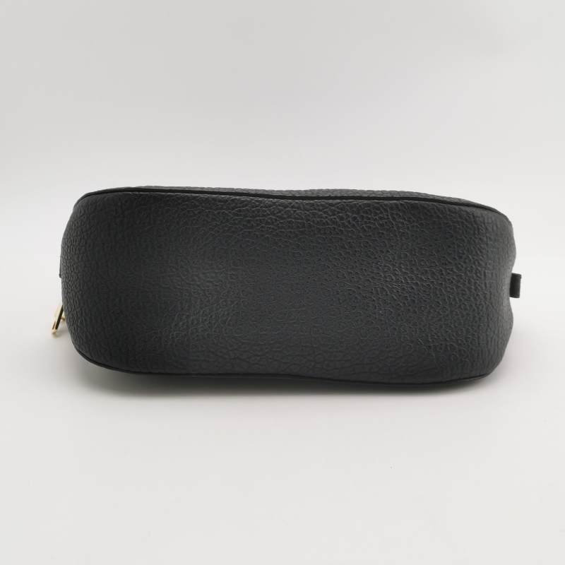 Burberry牛皮純色壓紋金屬字母Logo斜挎包單肩包-4