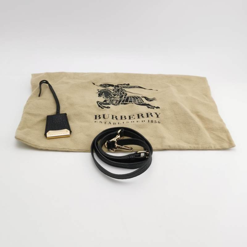 Burberry牛皮純色壓紋金屬字母Logo斜挎包單肩包-6