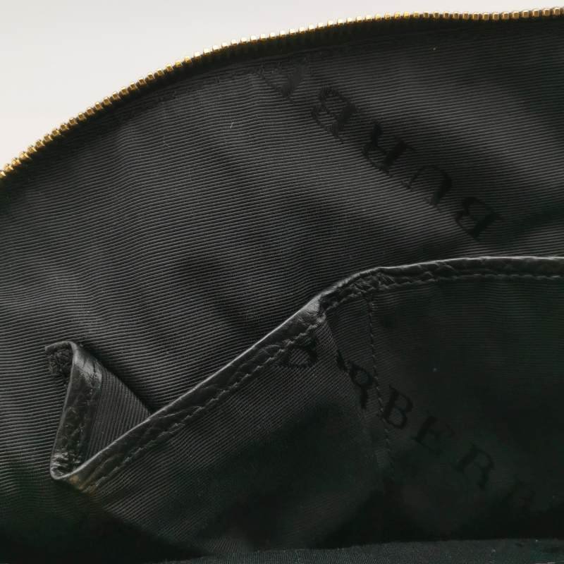 Burberry牛皮純色壓紋金屬字母Logo斜挎包單肩包-10