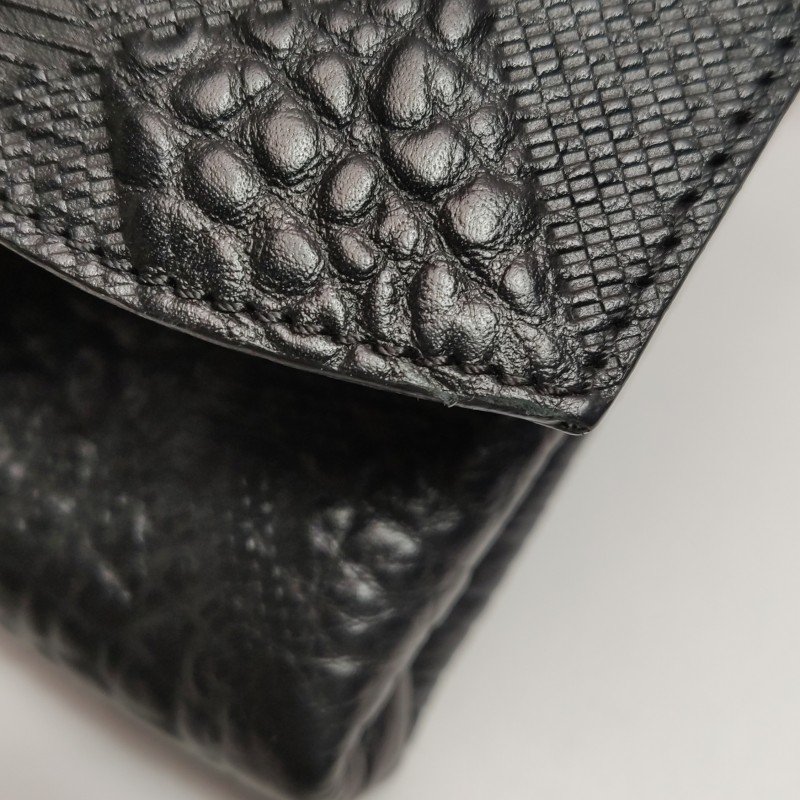 Burberry Langley牛皮純色字母Logo斜挎包單肩包-9