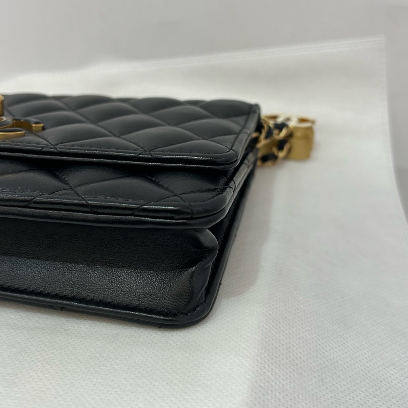 Chanel 黑羊皮法瑯調節釦woc-4