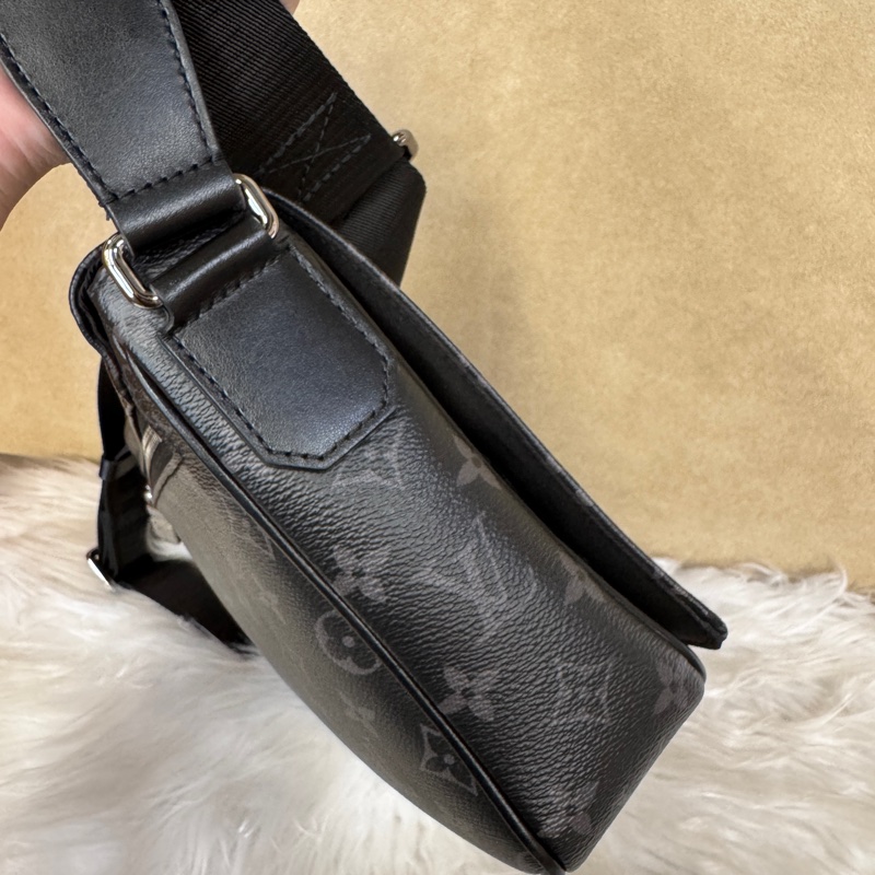 LV District PM 黑灰老花郵差包 晶片款-2