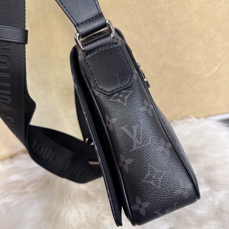 LV District PM 黑灰老花郵差包 晶片款-3